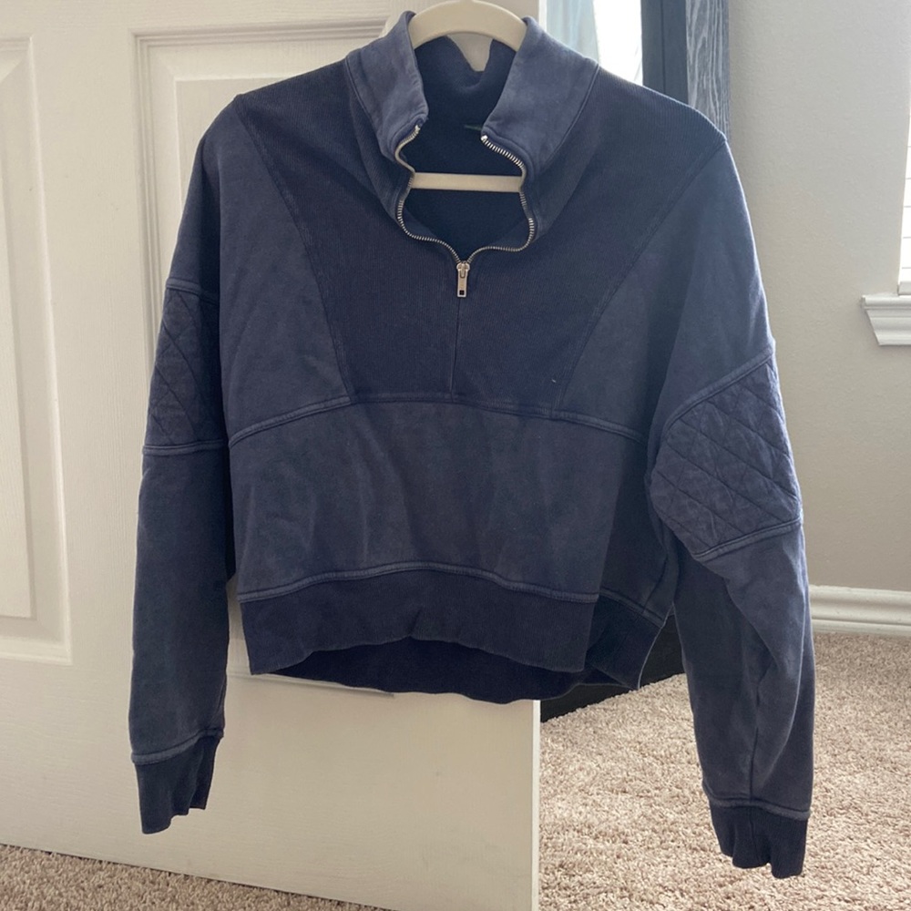 SOFT LOUNGE CROP SWEATER!!